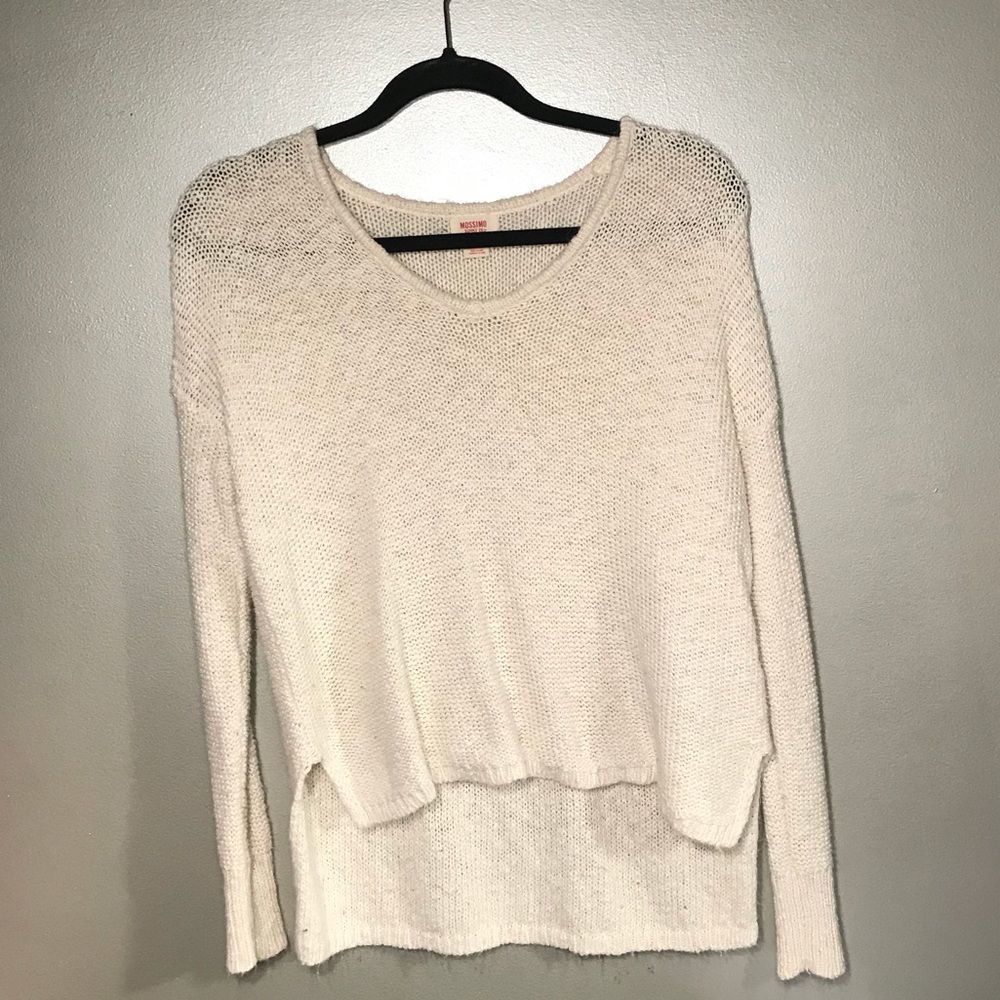 WHITE COMFY SWEATER